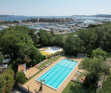 CampingParadis_MarinaParadise_PiscineExterieure_Ambiance2.jpg