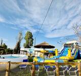 espace aquatique gonflable au Camping Paradis Les Rives de l'Herault